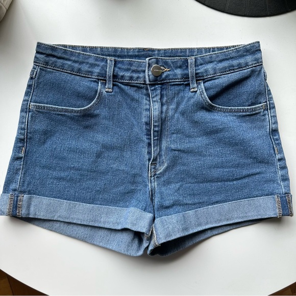 H&M Pants - NWOT H&M Cuffed Denim Jean Short